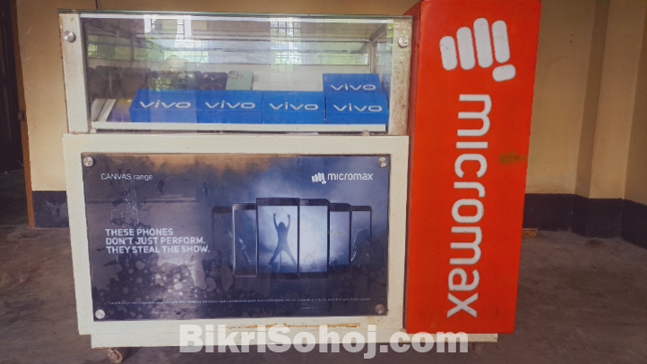 Smartphone Display Table